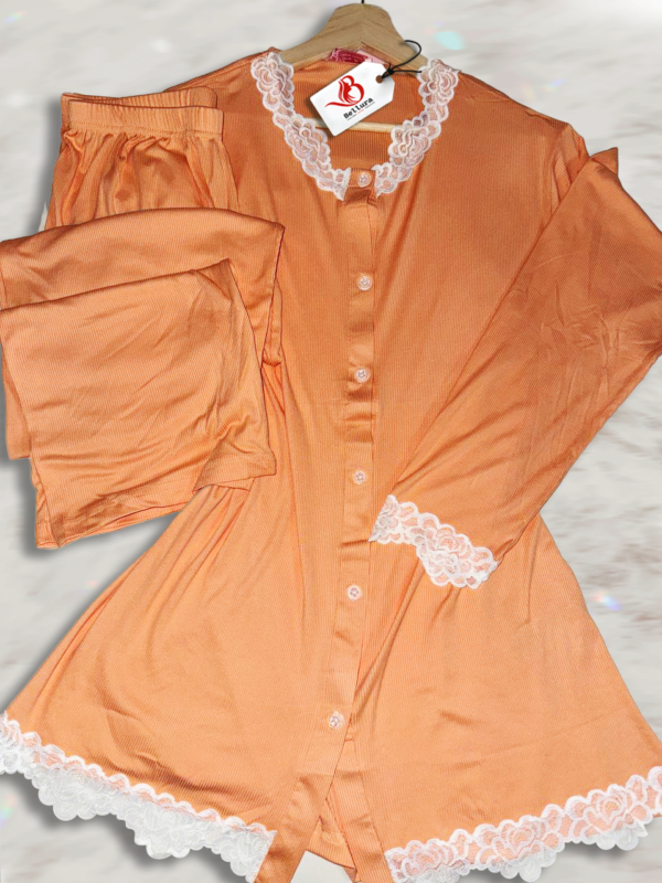 ✨ بيجاما نسائية أنيقة بالدونتيل – راحة وأناقة راقية 👗💤 - Image 3